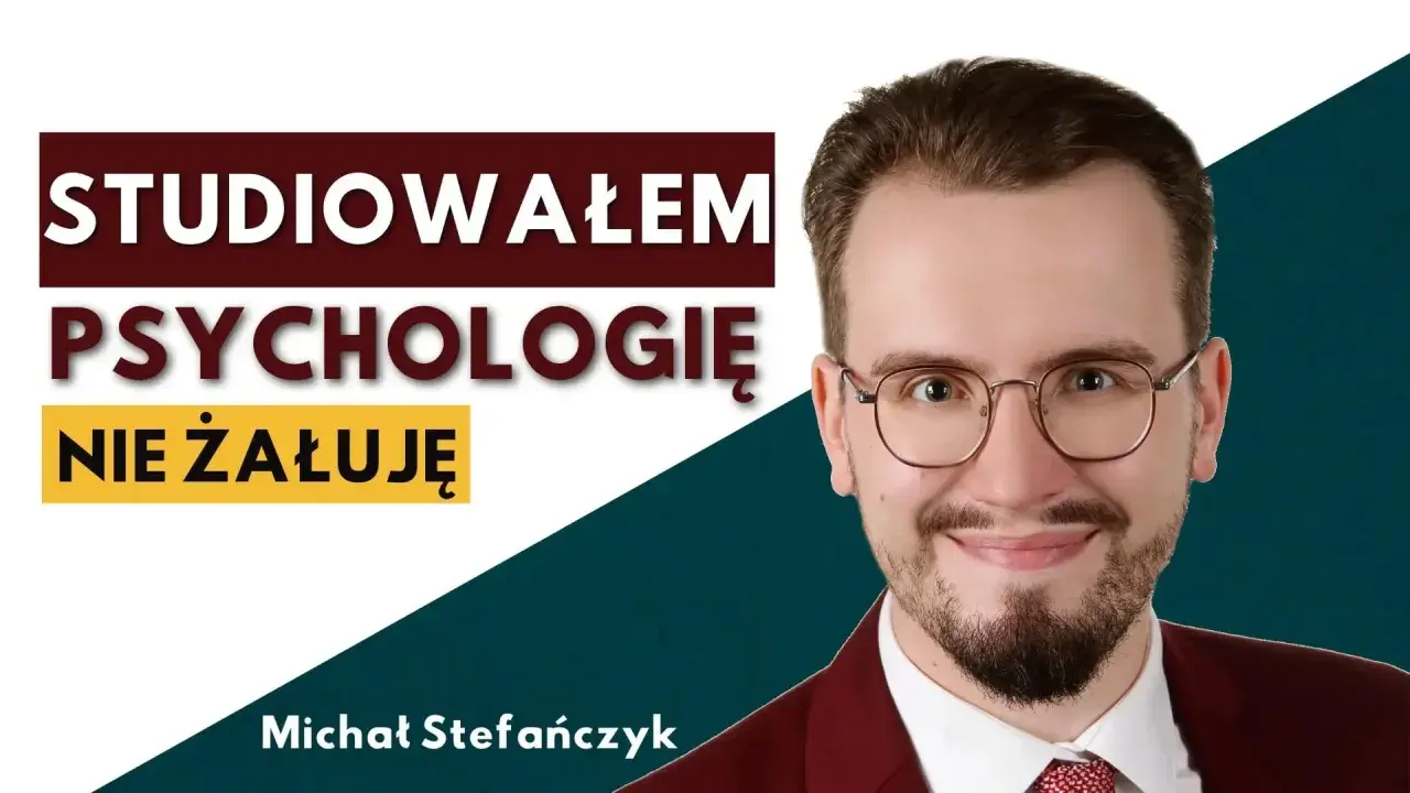 Michał Stefańczyk, który studiował psychologię w Szczecinie, nie żałuje swojej decyzji. Uśmiechnięty mężczyzna w okularach.