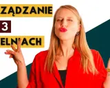 Kobieta z gestem pyta, czy warto studiować zarządzanie na 3 uczelniach.