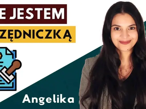 Angelika, która zajmuje się administracją studia, prezentuje dokument z pieczęcią i zaznaczonym polem.